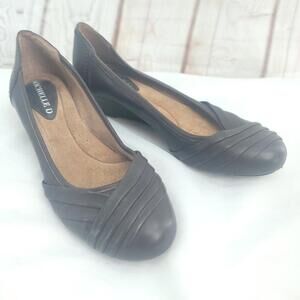 Michelle D Brown Leather Slip On Size 6 Low Wedge Heel